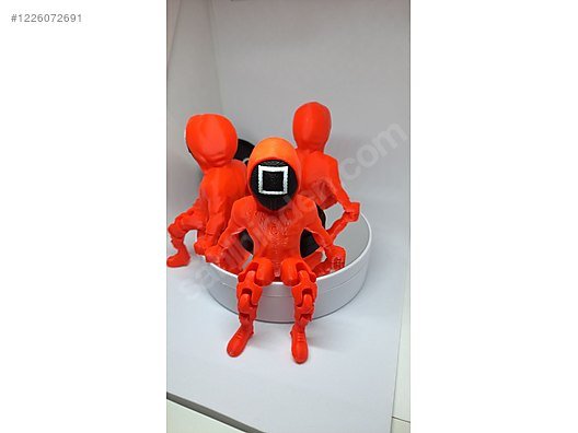Squid Game Oturan Asker Kare
